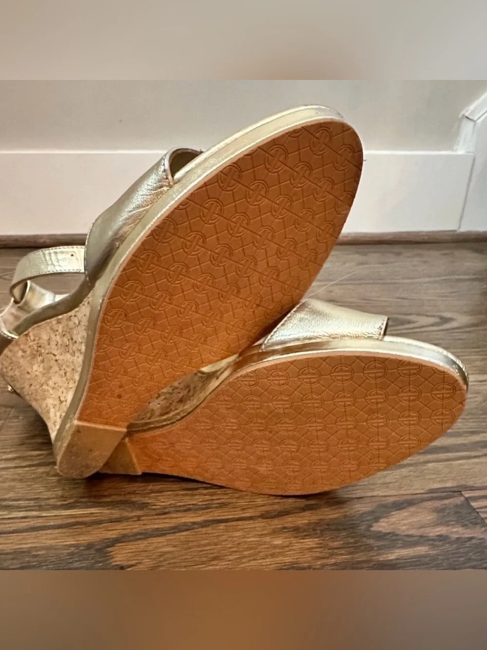 Lilly Pulitzer Kayla Gold Leather Cork Wedge Sandals Size 9.5 - See Wear photos
